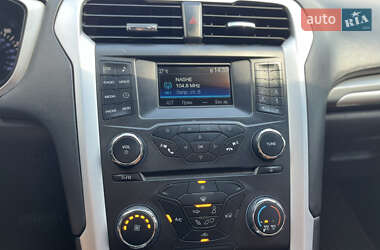 Седан Ford Fusion 2015 в 