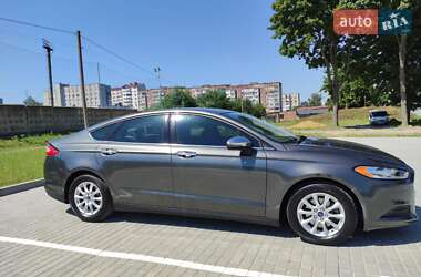 Седан Ford Fusion 2015 в 