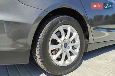 Седан Ford Fusion 2015 в 