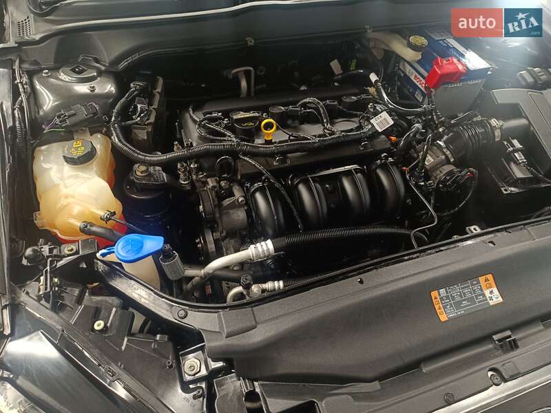 Седан Ford Fusion 2015 в Ровно