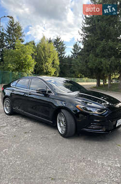 Седан Ford Fusion 2016 в 