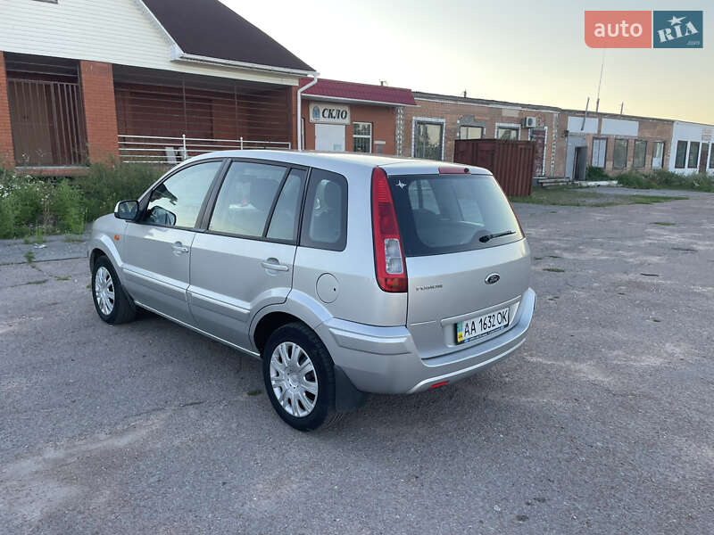 Хэтчбек Ford Fusion 2011 в Прилуках