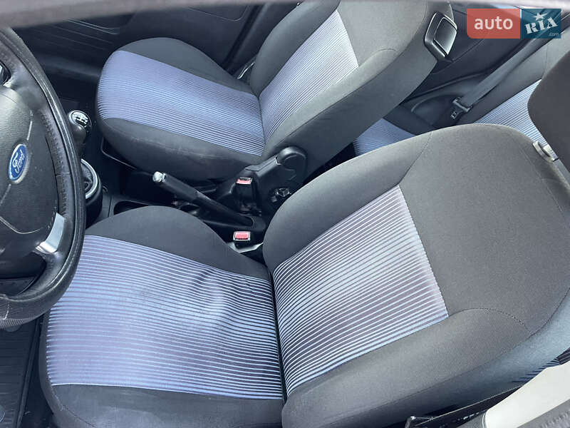 Хэтчбек Ford Fusion 2011 в Прилуках