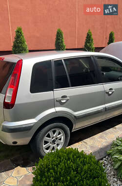 Хэтчбек Ford Fusion 2008 в 
