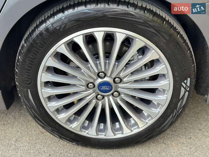 Седан Ford Fusion 2014 в Славянске