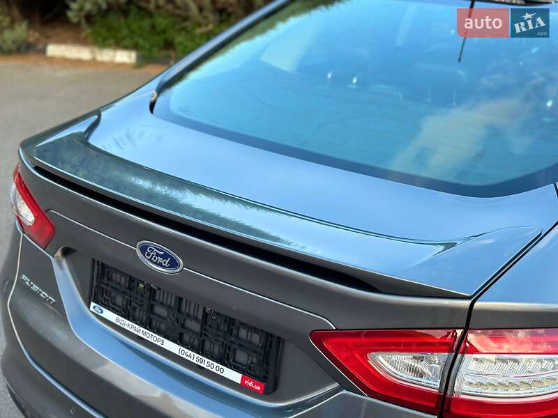 Седан Ford Fusion 2014 в Славянске
