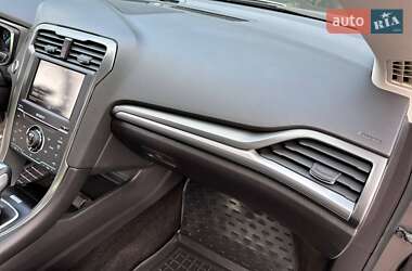 Седан Ford Fusion 2014 в 
