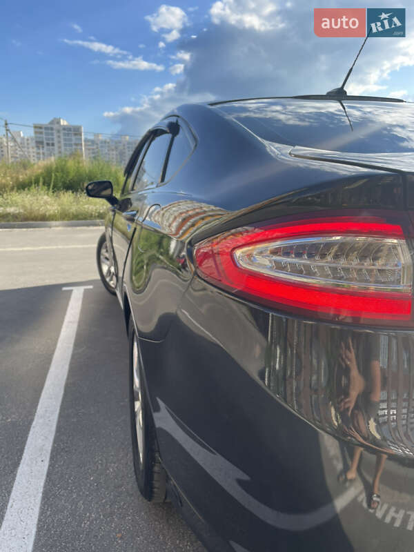 Седан Ford Fusion 2013 в Чернигове