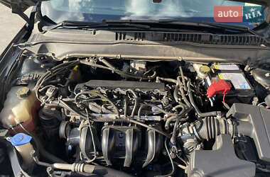 Седан Ford Fusion 2013 в 