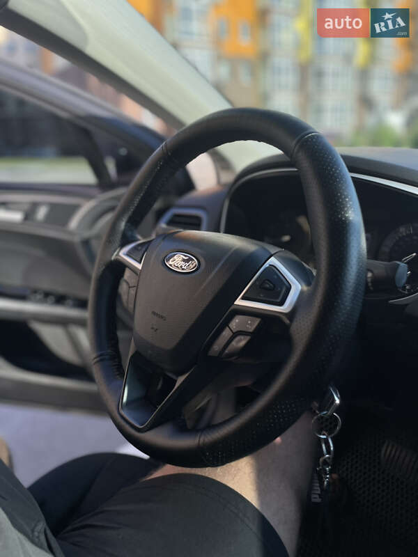 Седан Ford Fusion 2013 в Чернигове