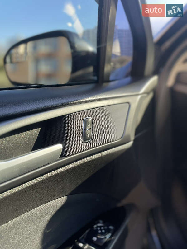 Седан Ford Fusion 2013 в Чернигове