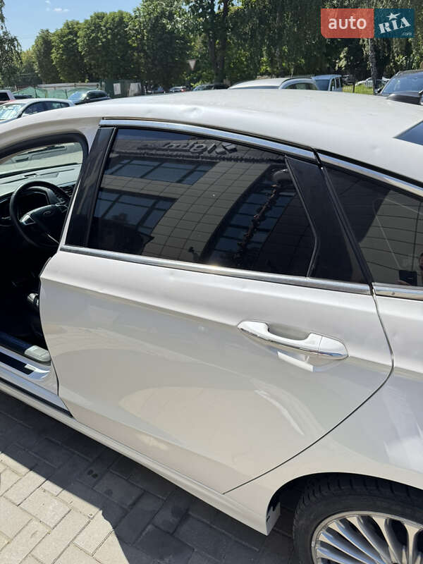 Седан Ford Fusion 2014 в Луцке