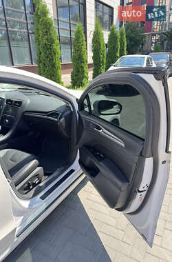 Седан Ford Fusion 2014 в 