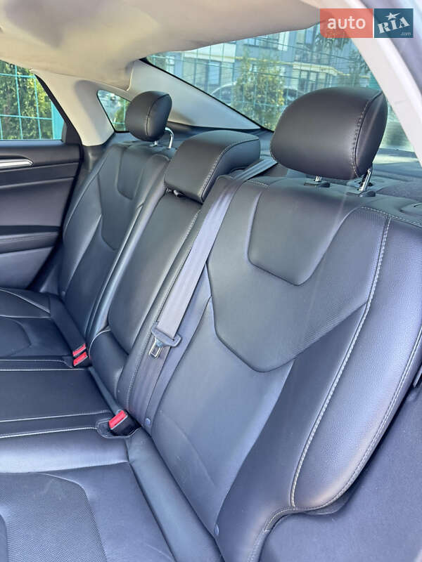 Седан Ford Fusion 2014 в Луцке