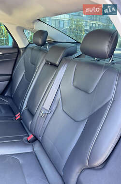 Седан Ford Fusion 2014 в 