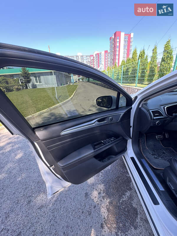 Седан Ford Fusion 2014 в Луцке