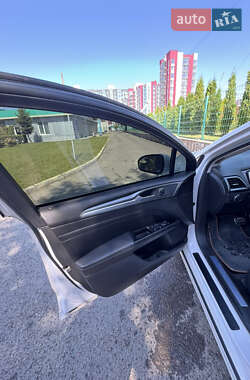 Седан Ford Fusion 2014 в 