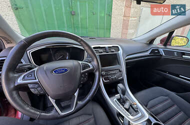 Седан Ford Fusion 2015 в 