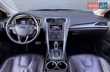 Седан Ford Fusion 2012 в 