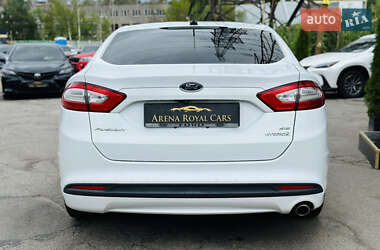 Седан Ford Fusion 2013 в 