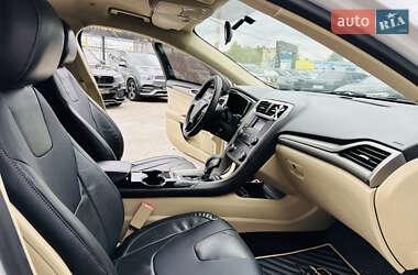 Седан Ford Fusion 2013 в 