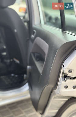 Хэтчбек Ford Fusion 2008 в 