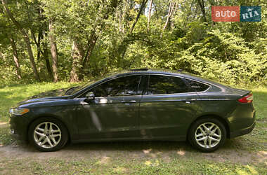 Седан Ford Fusion 2014 в 