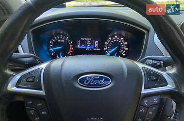 Седан Ford Fusion 2014 в 