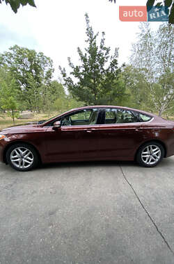 Седан Ford Fusion 2016 в 