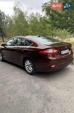 Седан Ford Fusion 2016 в 