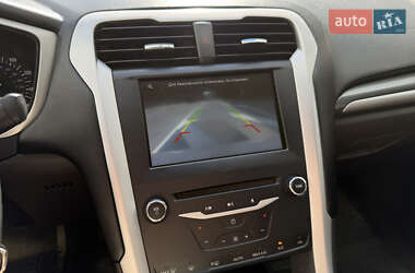 Седан Ford Fusion 2013 в 