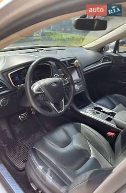 Седан Ford Fusion 2017 в 