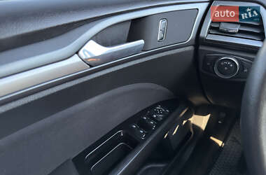 Седан Ford Fusion 2014 в 