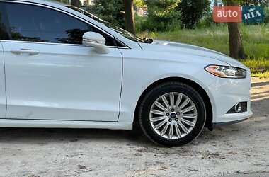 Седан Ford Fusion 2015 в 