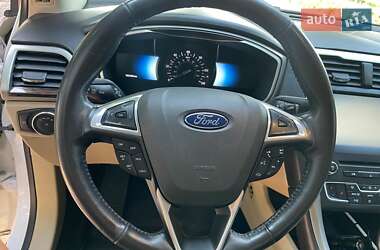Седан Ford Fusion 2015 в 