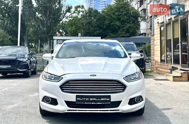 Седан Ford Fusion 2013 в 