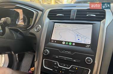 Седан Ford Fusion 2019 в 