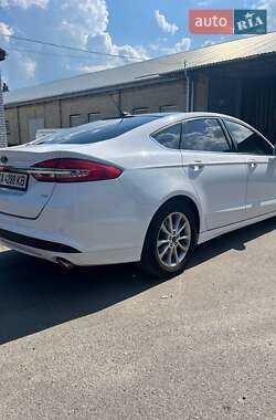 Седан Ford Fusion 2017 в 