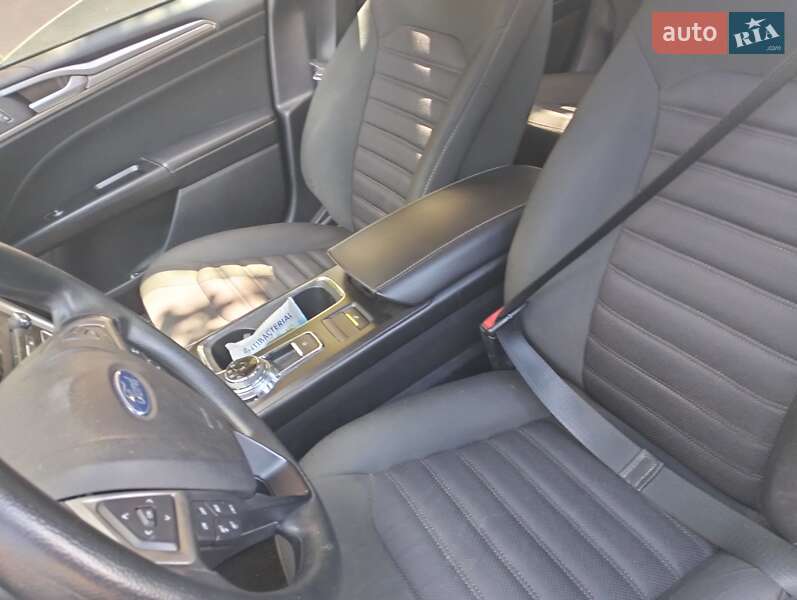 Седан Ford Fusion 2017 в Кривом Роге