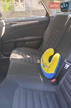 Седан Ford Fusion 2017 в 