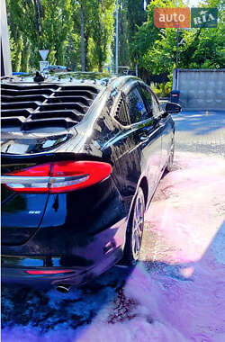 Седан Ford Fusion 2016 в 