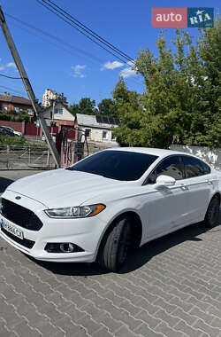 Седан Ford Fusion 2013 в 
