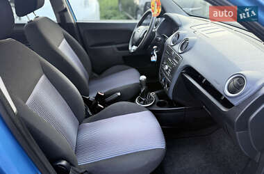 Хэтчбек Ford Fusion 2011 в 