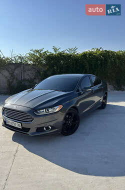 Седан Ford Fusion 2015 в 