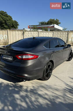 Седан Ford Fusion 2015 в 