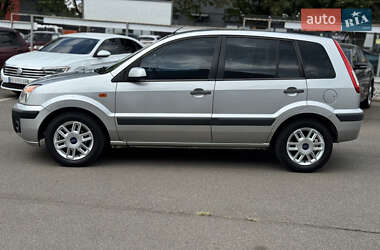 Хэтчбек Ford Fusion 2008 в 
