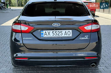 Седан Ford Fusion 2015 в 