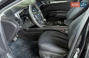 Седан Ford Fusion 2015 в 