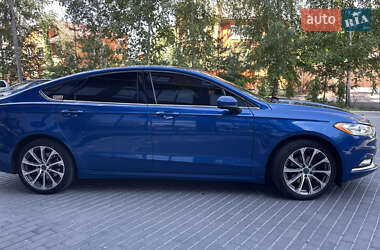 Седан Ford Fusion 2016 в 