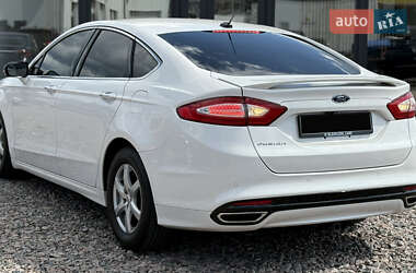 Седан Ford Fusion 2014 в 